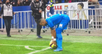 戴奇谈奥多伊：第二球应该是传中，但他平时总能踢出这种效果（戴奇评奥多伊：第二球本意是传中，但他平时也常踢出类似效果）