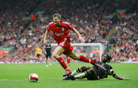 想让B费离队？跟队：曼联坚称已明确他是球队未来计划的核心（辟谣B费离队传闻：曼联重申他是未来建队核心）