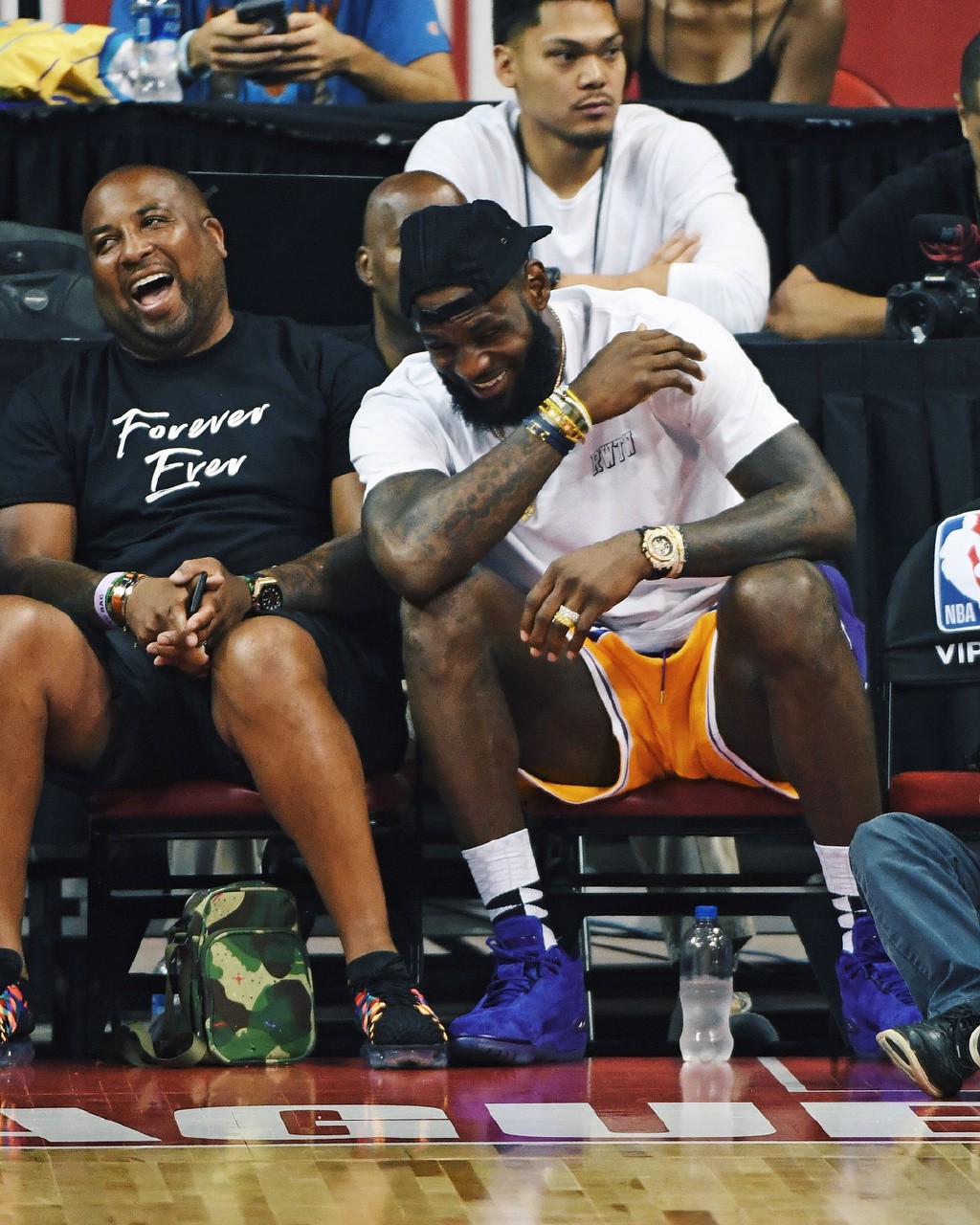 阿尔梅达：我不知道夸西为何天天受伤，这超出了我的专业范畴（阿尔梅达：夸西为何总受伤我也不清楚，这已超出我的专业范围）