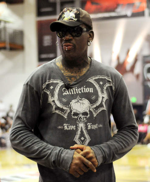 替补球员连续建功，证明球队深度（替补接连建功，凸显阵容厚度）