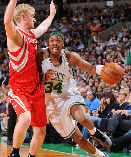 滕哈格：球员转会很正常，但最好别在一个转会窗放走四五人（滕哈格：转会属常态，但单个转会窗不宜一次放走四五人）