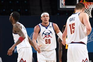 北京国安足协杯夺冠，法比奥荣膺金靴，球员拼尽全力，彰显拼搏精神。（北京国安加冕足协杯冠军，法比奥夺金靴，全队鏖战诠释拼搏精神）