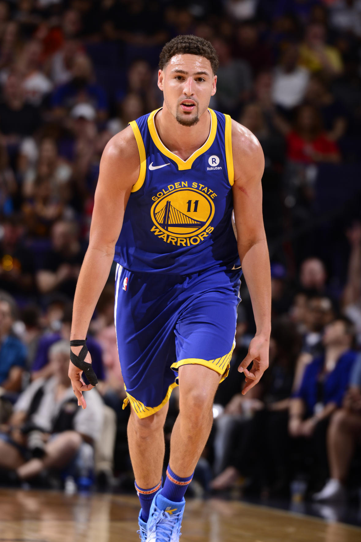 19+5！辽篮新星海外联赛爆发 出色表现令对方球员砸球泄愤（砍下19+5！辽篮新星海外联赛大放异彩 对手怒砸皮球泄愤）